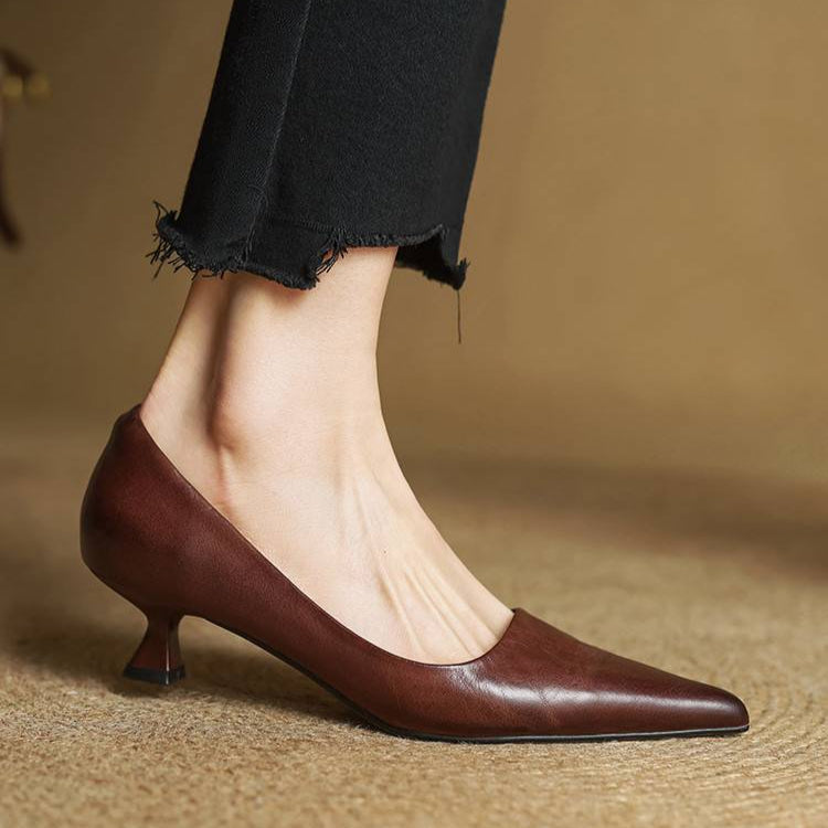 Pauline – Spetsiga pumps | Margot Montreux