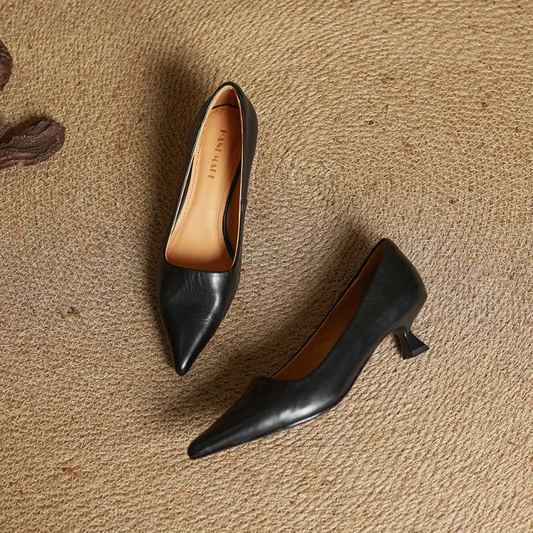 Pauline – Spetsiga pumps | Margot Montreux