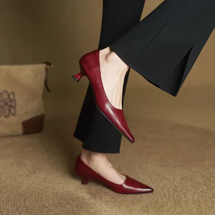 Pauline – Spetsiga pumps | Margot Montreux