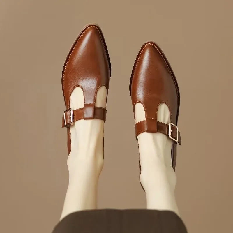 Lola – Spetsiga pumps | Margot Montreux