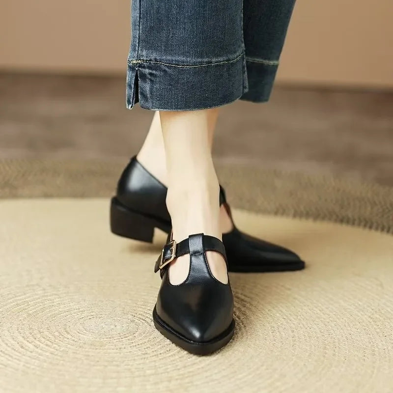 Lola – Spetsiga pumps | Margot Montreux